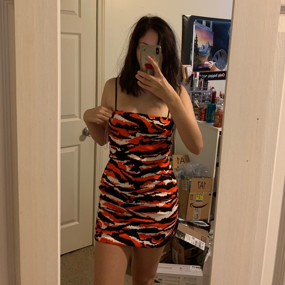 orange bodycon dress